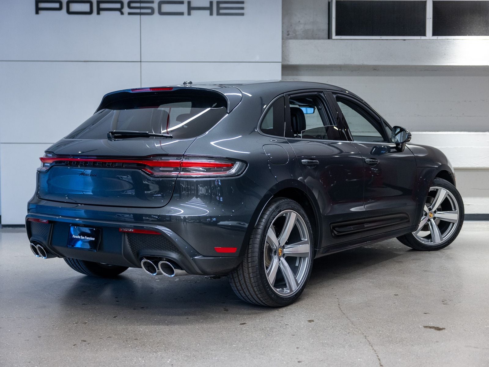2025 Porsche Macan Base