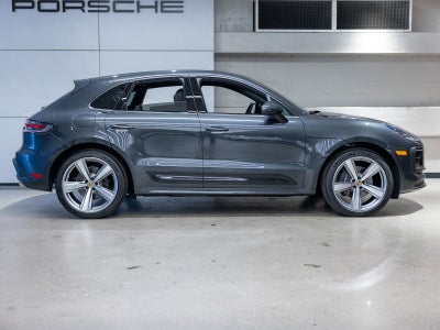 2025 Porsche Macan Base