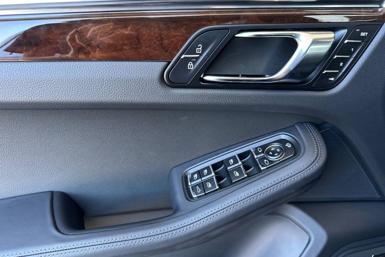 2025 Porsche Macan Macan