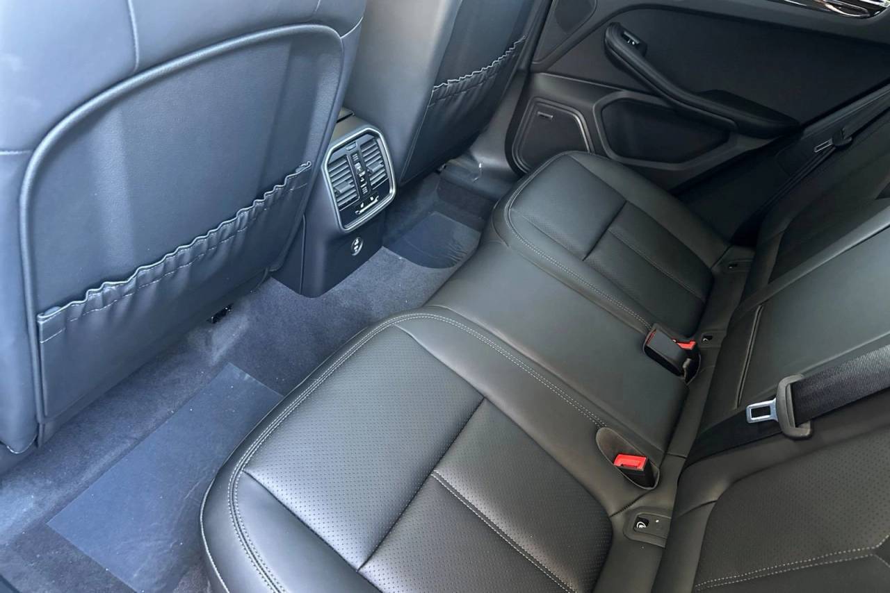 2025 Porsche Macan Macan