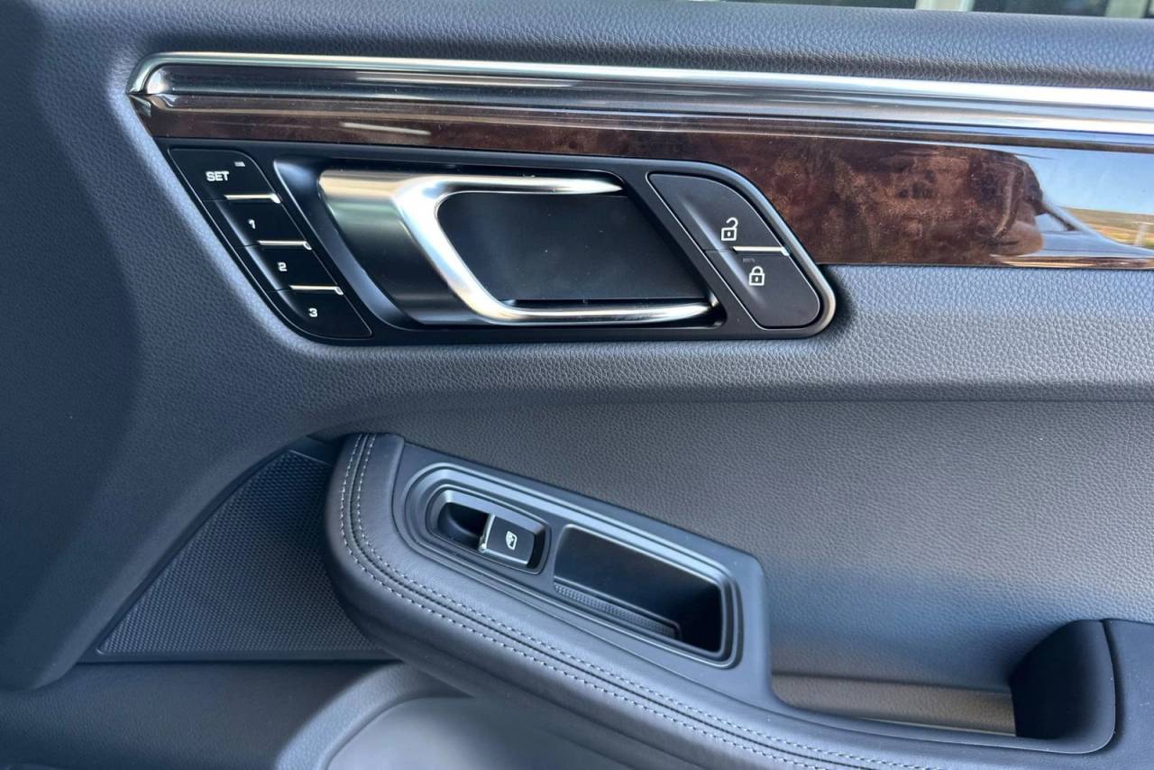 2025 Porsche Macan Macan