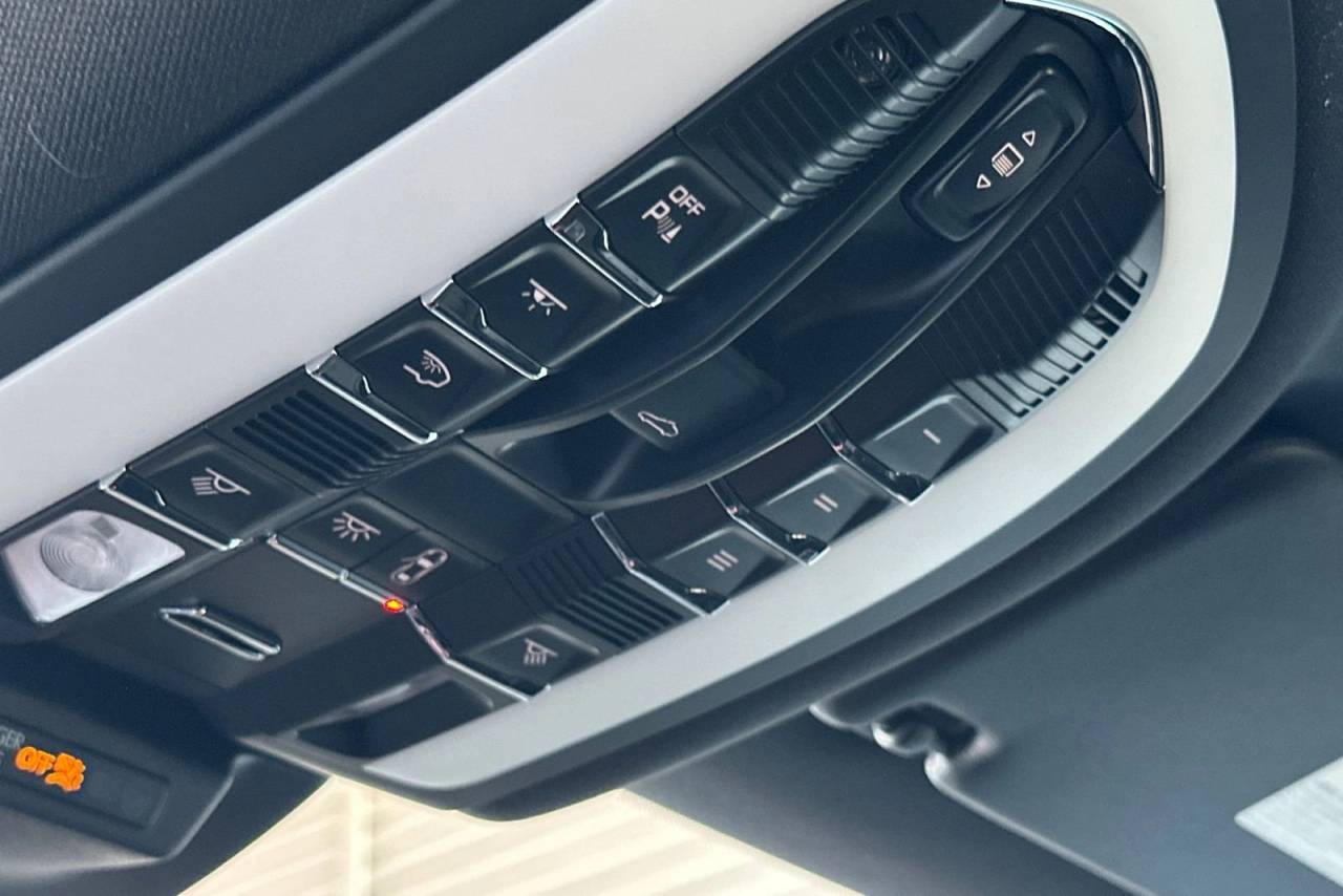 2025 Porsche Macan Macan