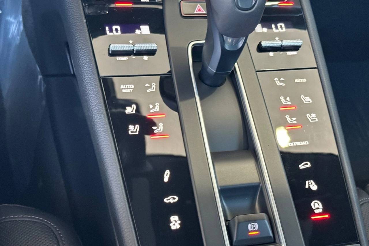 2025 Porsche Macan Macan