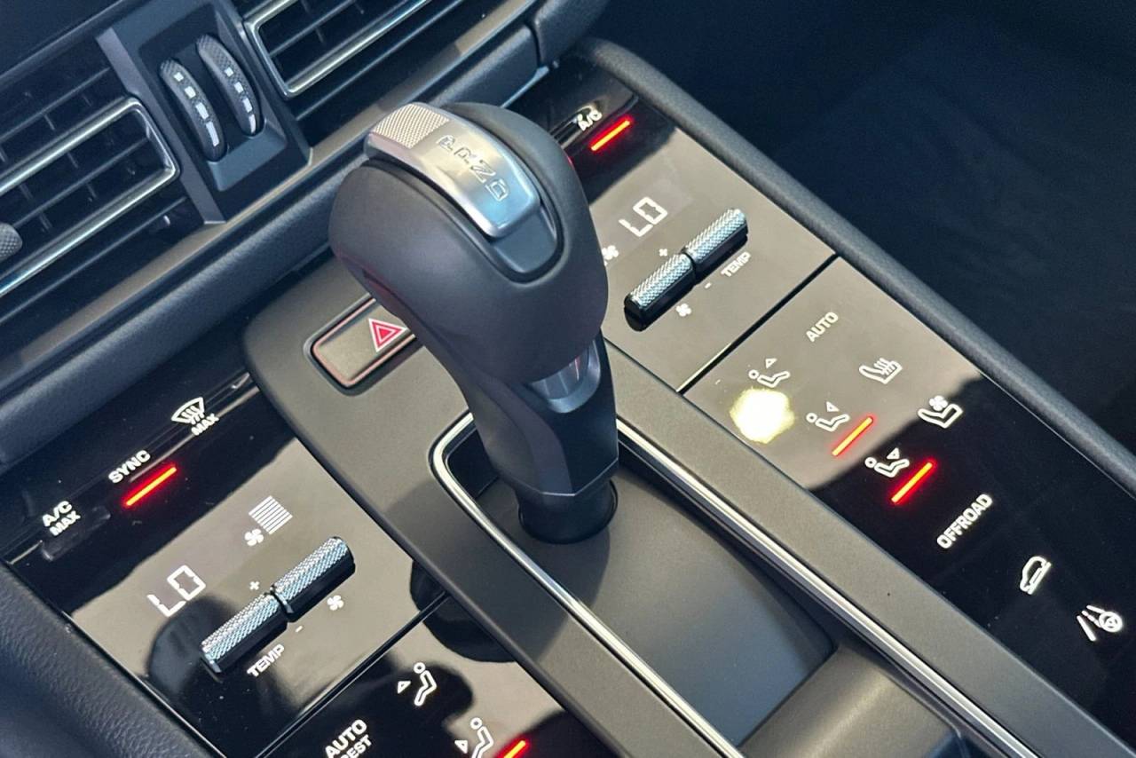 2025 Porsche Macan Macan