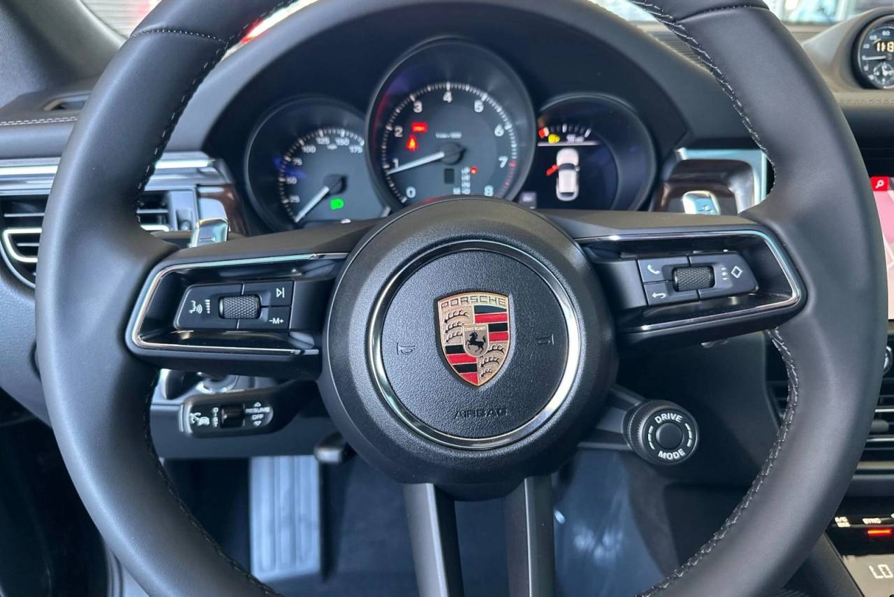 2025 Porsche Macan Macan
