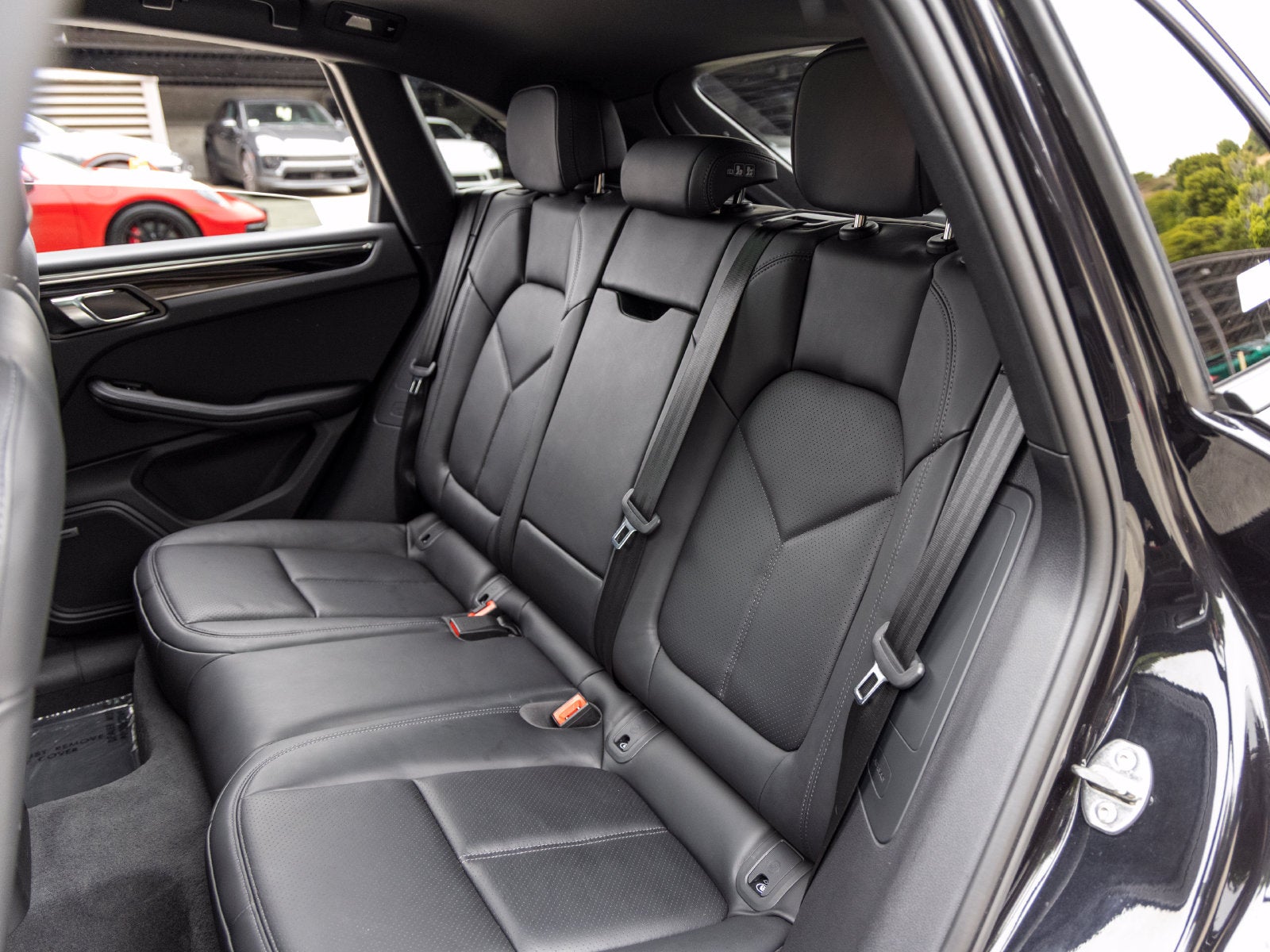 2026 Porsche Macan Base