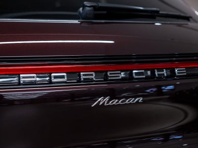 2026 Porsche Macan Base