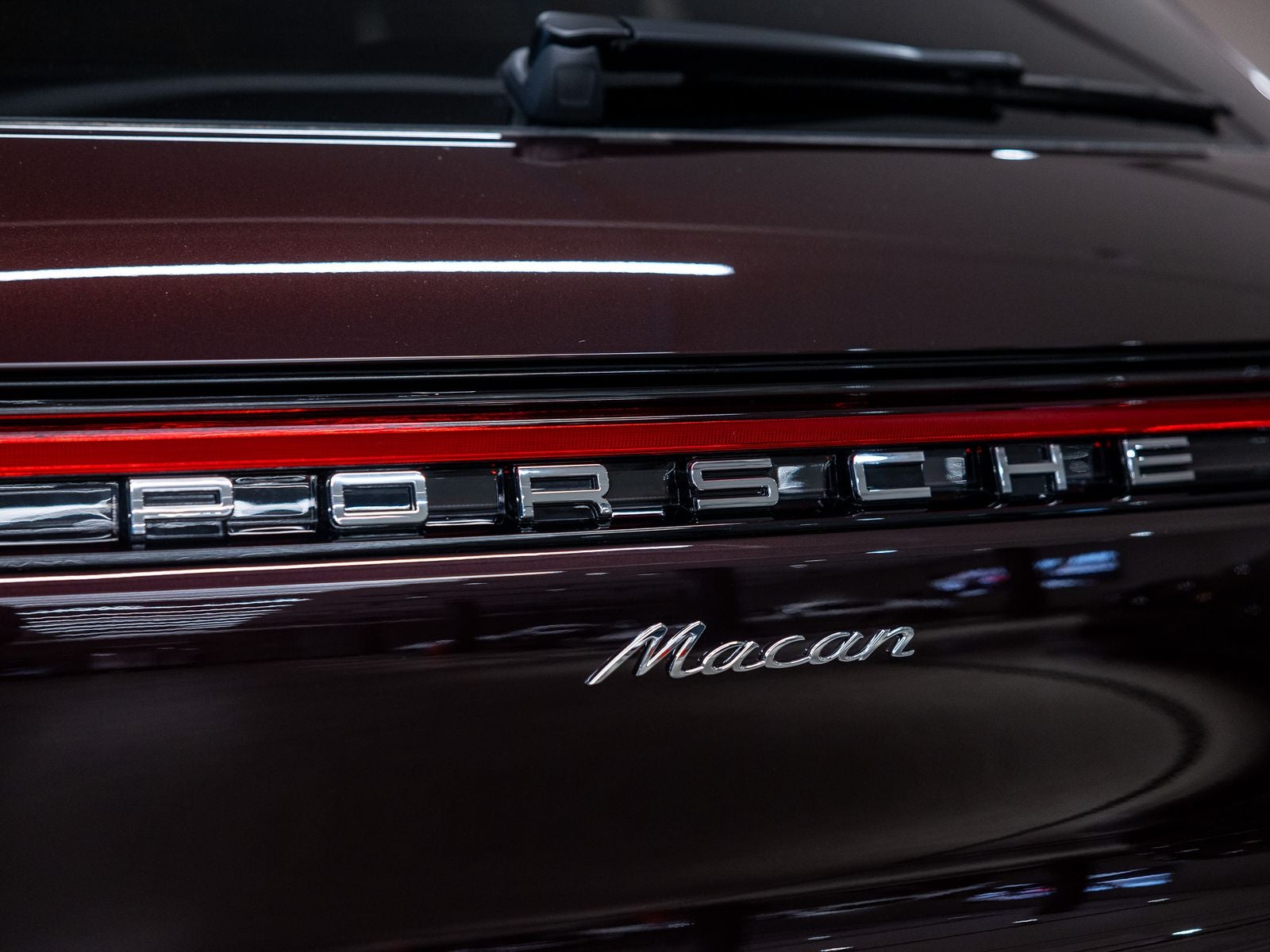 2026 Porsche Macan Base