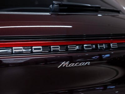2026 Porsche Macan Base