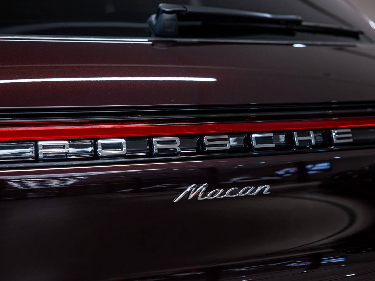 2026 Porsche Macan Base