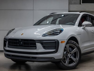 2026 Porsche Macan Base