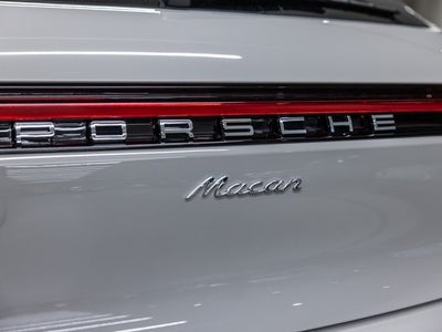 2026 Porsche Macan Base