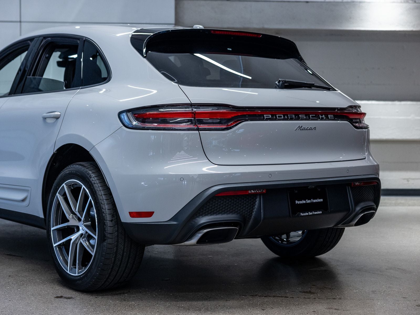 2026 Porsche Macan Base