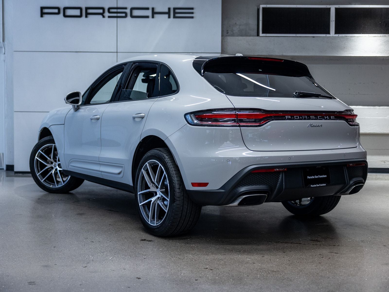 2026 Porsche Macan Base