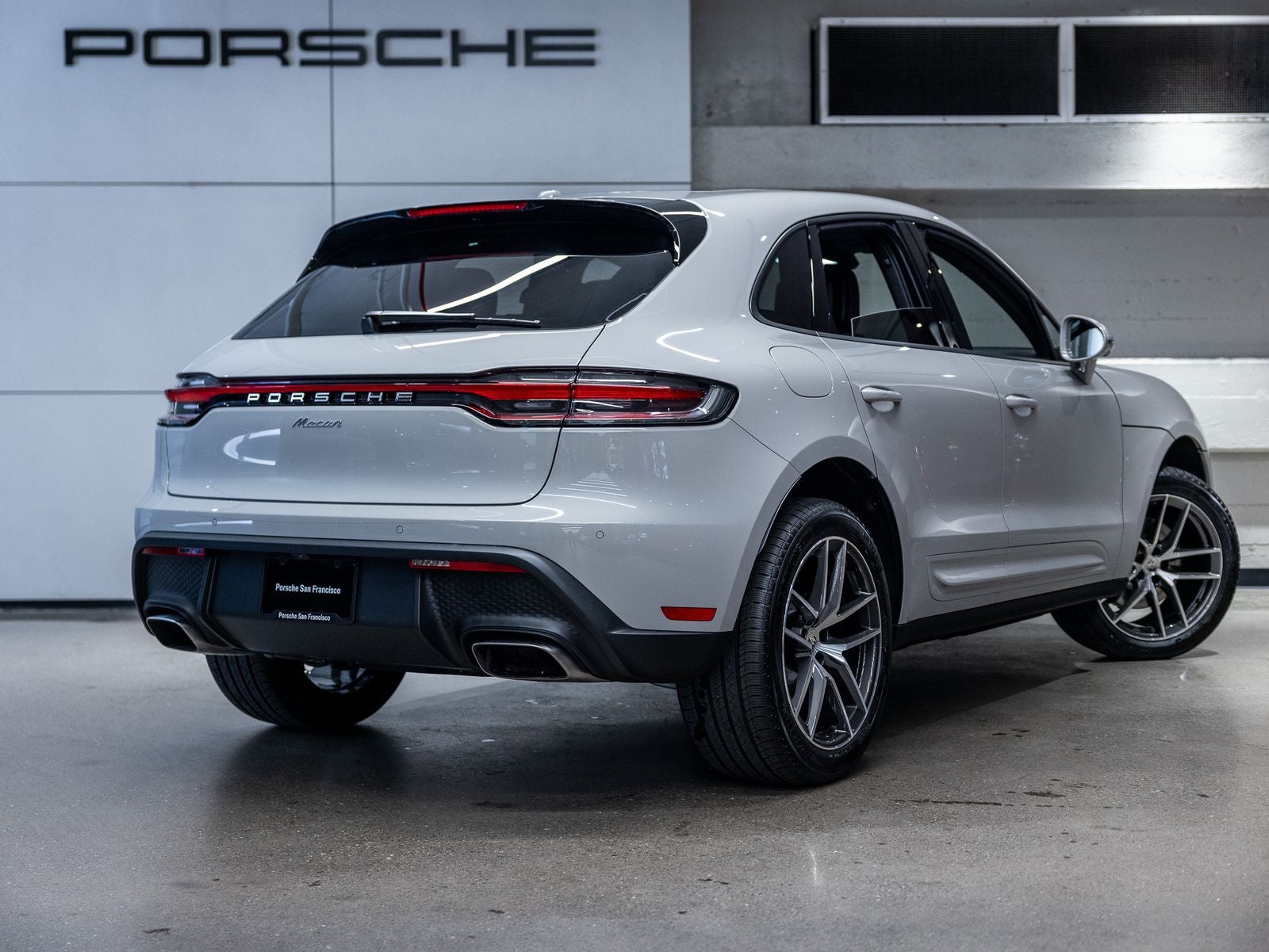 2026 Porsche Macan Base