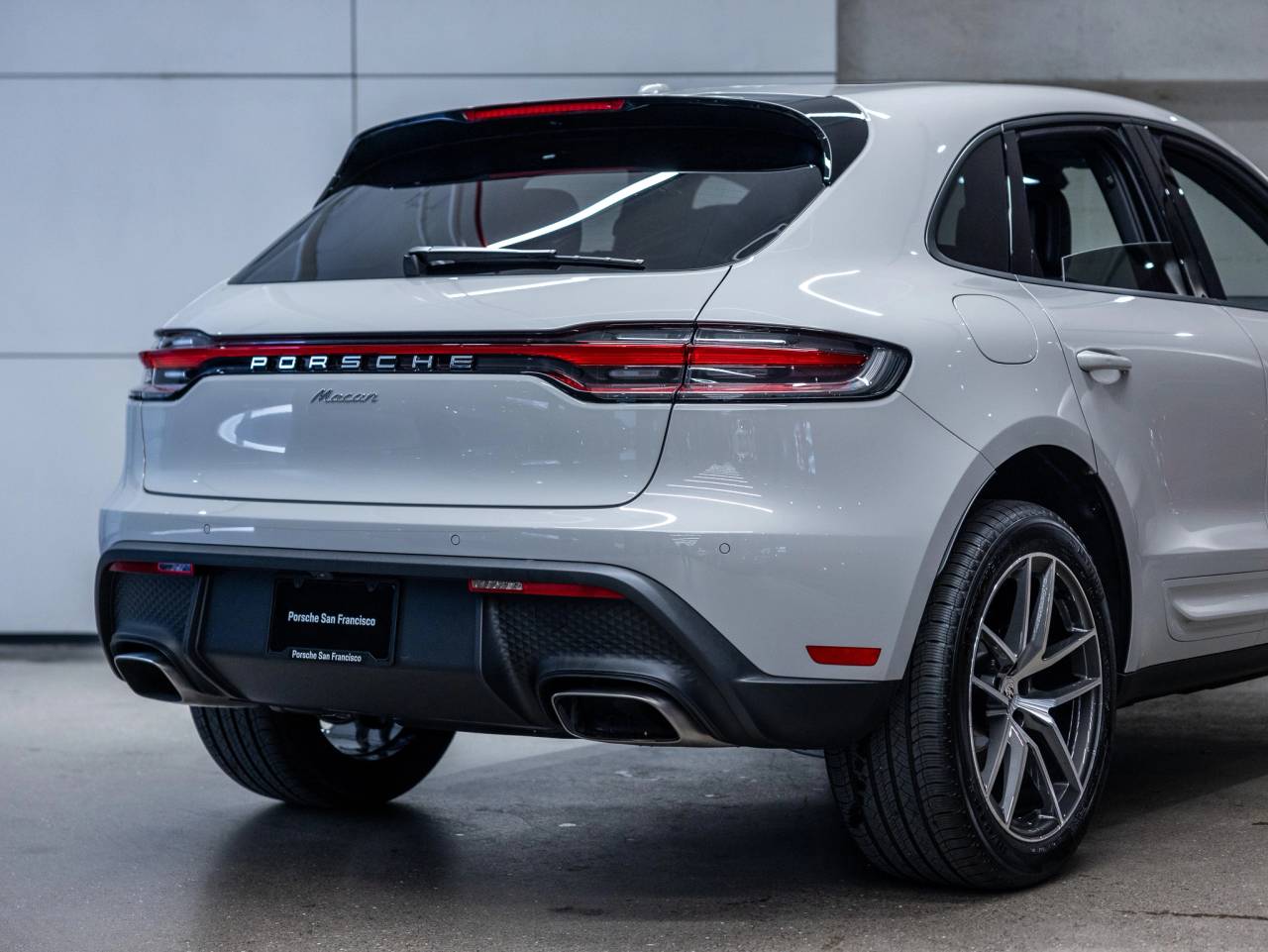 2026 Porsche Macan Base
