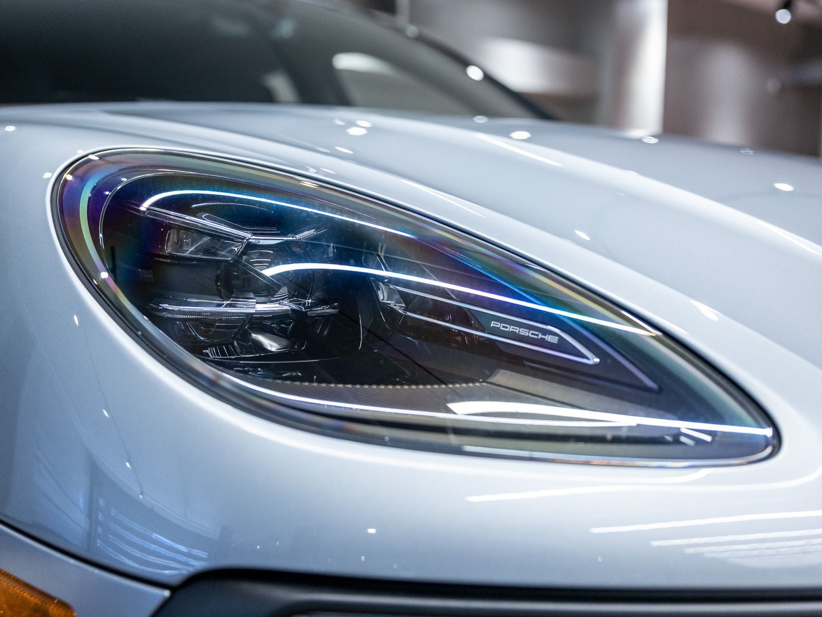 2025 Porsche Macan Base
