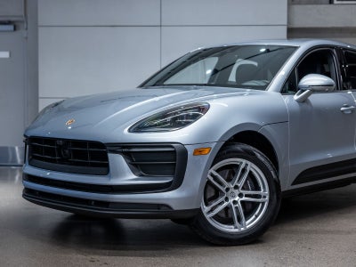 2025 Porsche Macan Base
