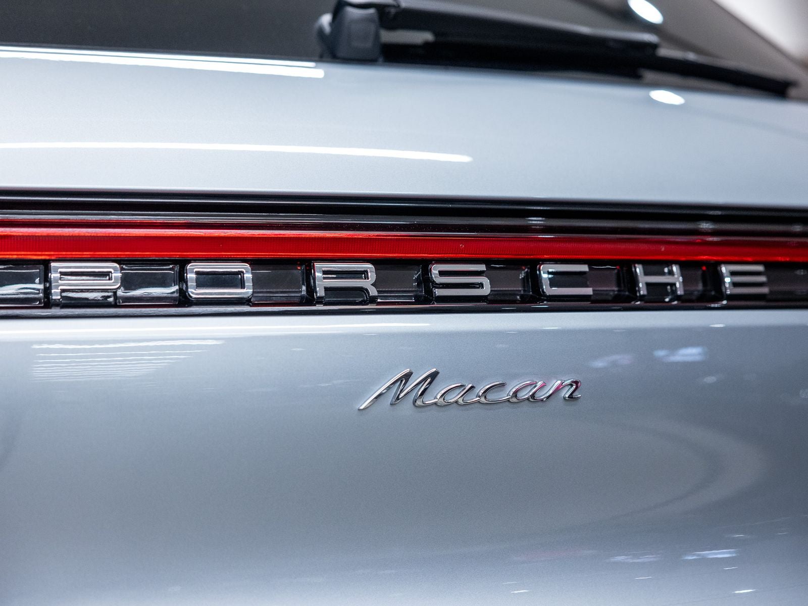 2025 Porsche Macan Base