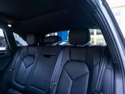 2025 Porsche Macan Macan
