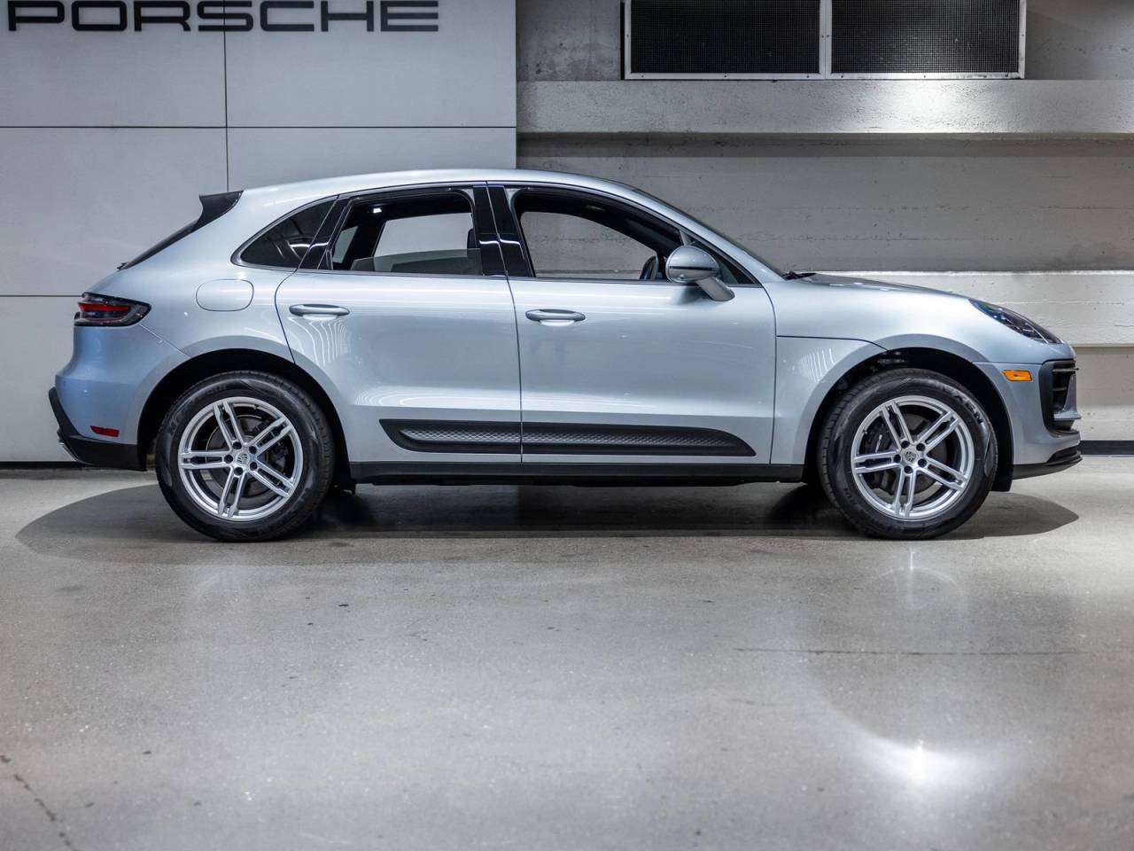 2025 Porsche Macan Macan