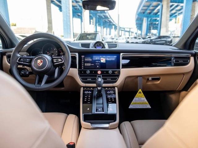 2025 Porsche Macan Macan