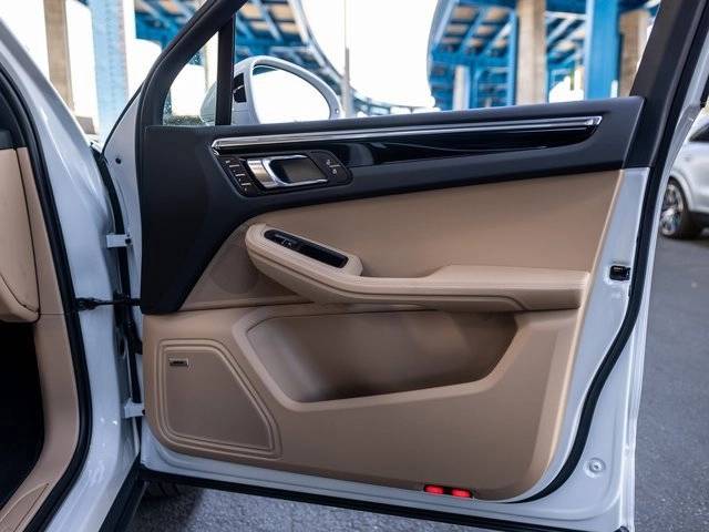 2025 Porsche Macan Macan