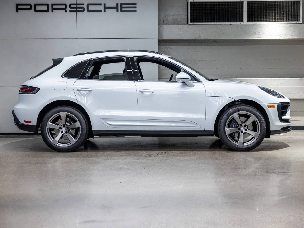 2025 Porsche Macan Macan