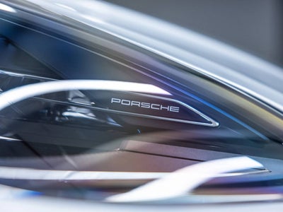 2026 Porsche Macan Base