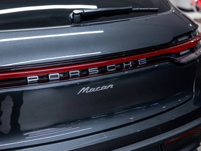 2026 Porsche Macan Base
