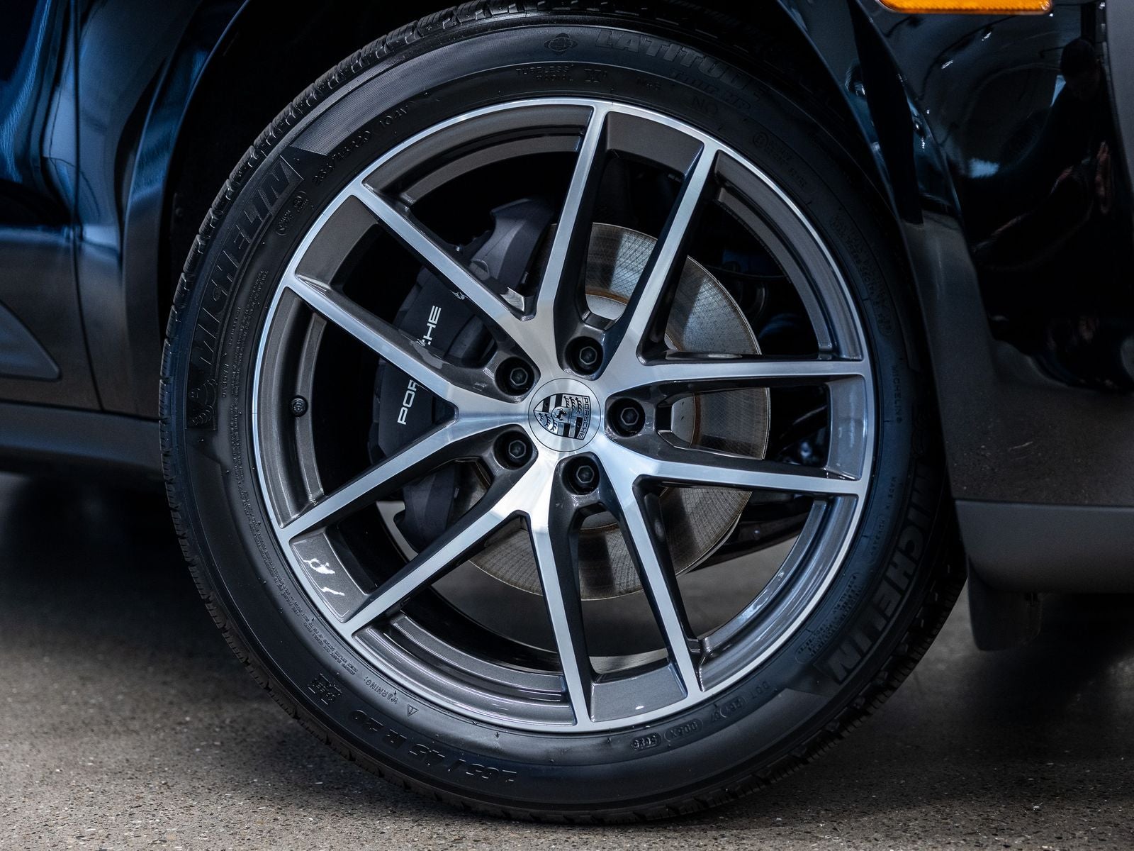 2026 Porsche Macan Base