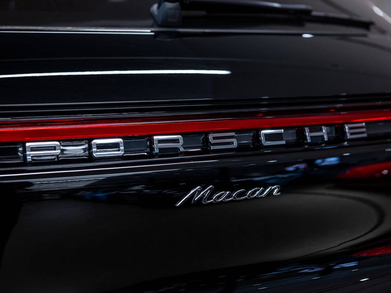 2026 Porsche Macan Base