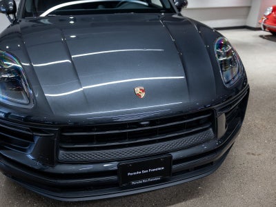 2022 Porsche Macan Base