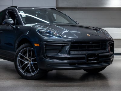 2022 Porsche Macan Base