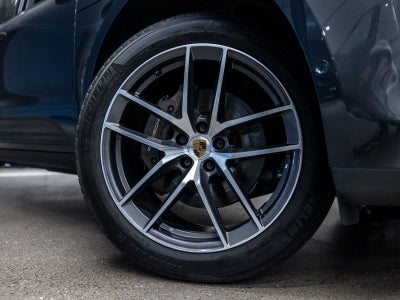 2022 Porsche Macan Base