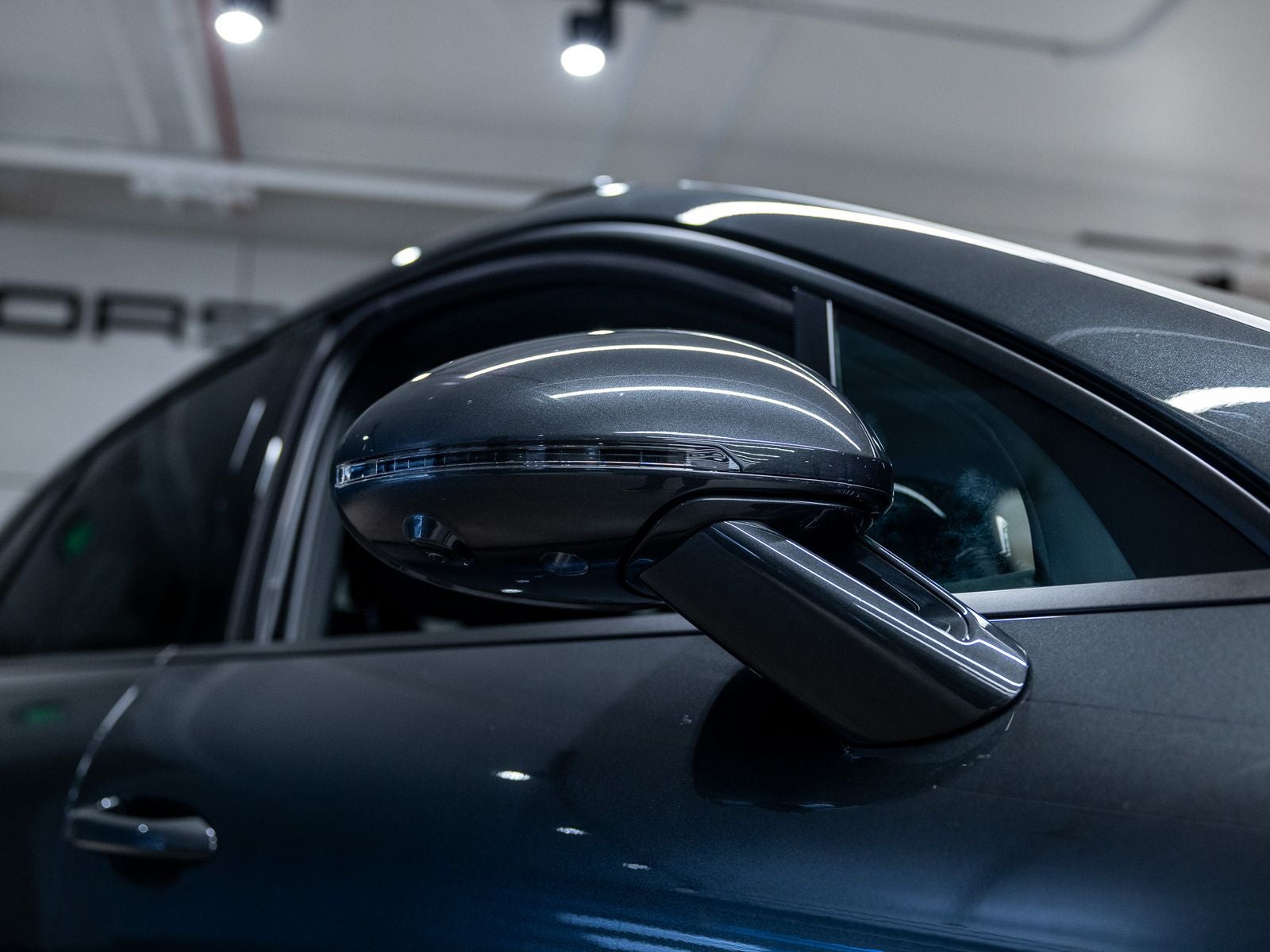 2022 Porsche Macan Base