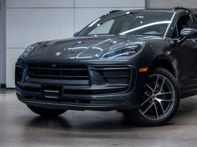2022 Porsche Macan Base