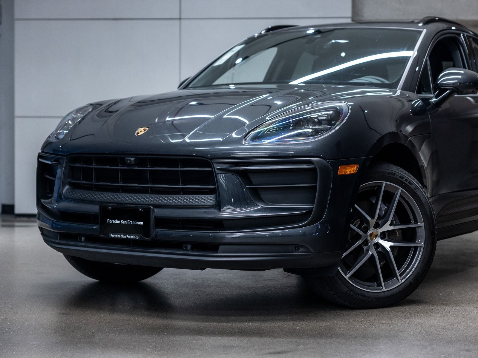 2022 Porsche Macan Base
