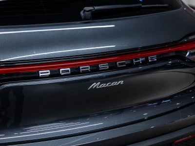 2022 Porsche Macan Base