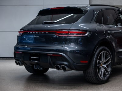 2022 Porsche Macan Base