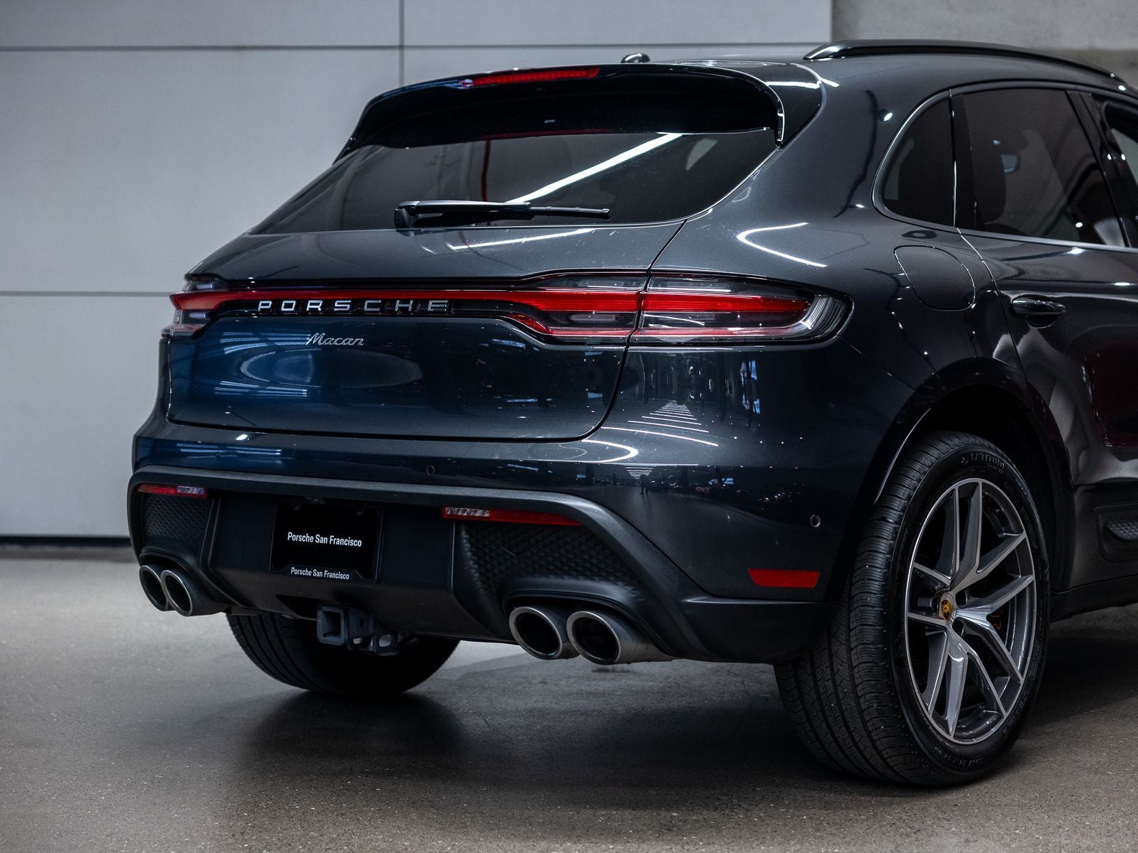2022 Porsche Macan Base