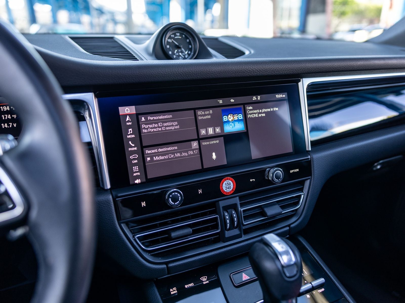 2022 Porsche Macan Base