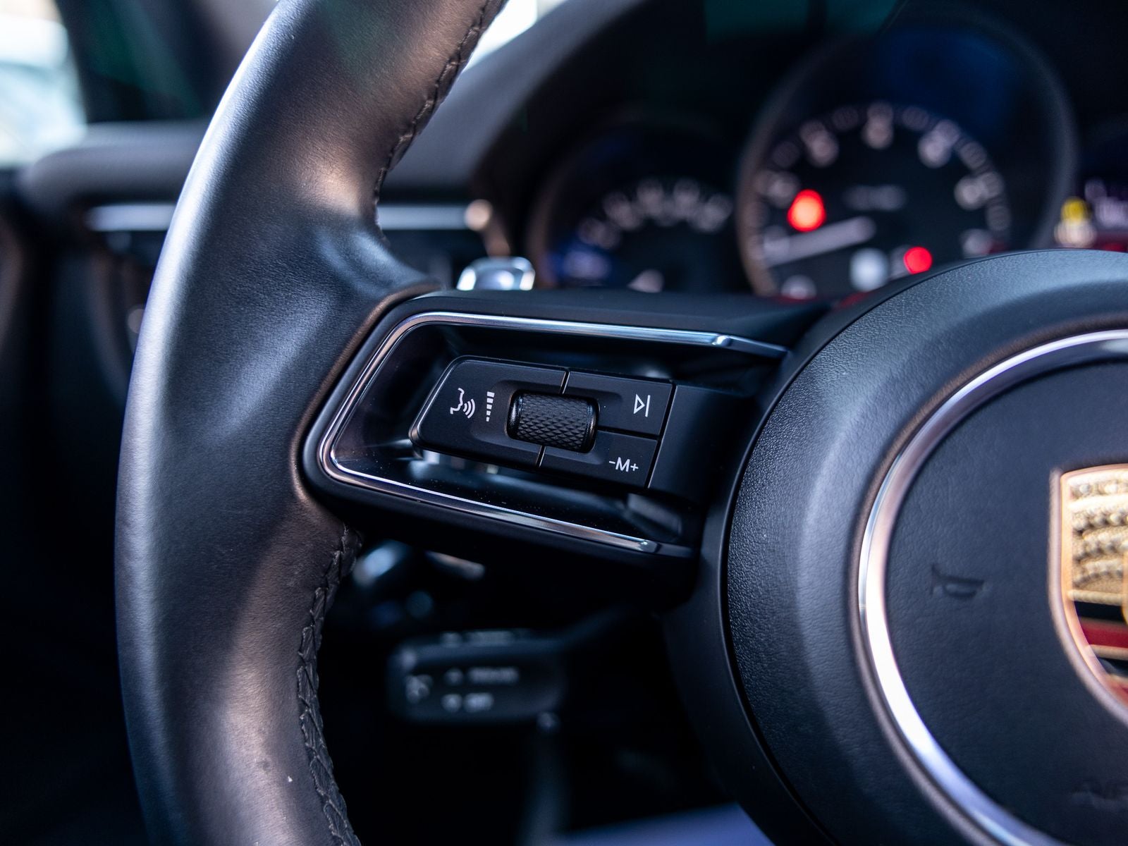 2022 Porsche Macan Base