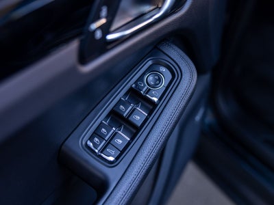2022 Porsche Macan Base