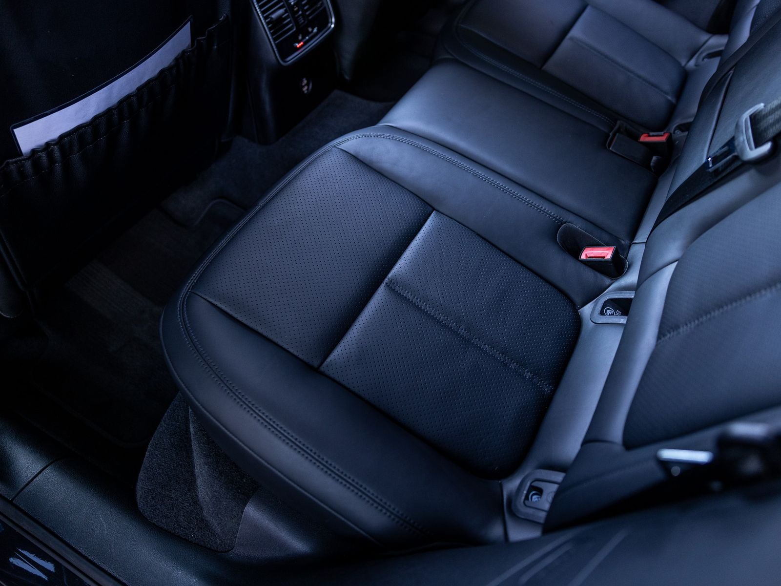 2022 Porsche Macan Base