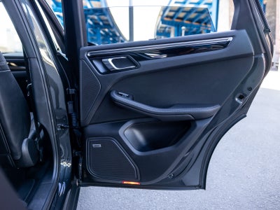 2022 Porsche Macan Base