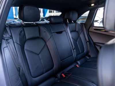 2022 Porsche Macan Base