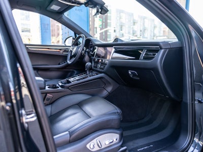 2022 Porsche Macan Base