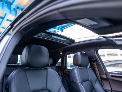 2022 Porsche Macan Base