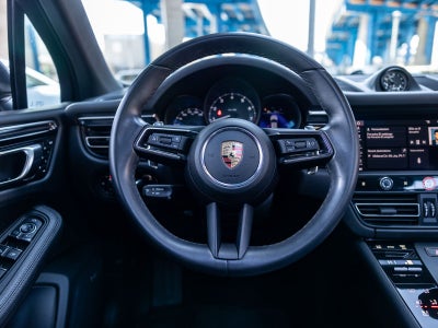 2022 Porsche Macan Base